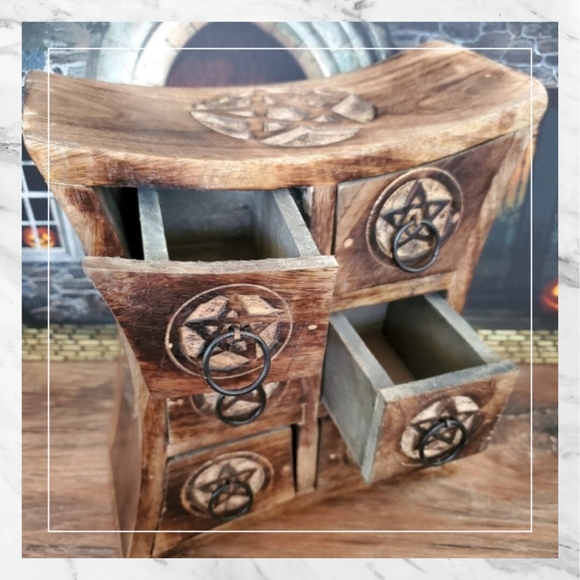 Pentacle Wooden Chest - Picture 5 of 6